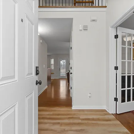 Villa Huge Yard&Deck Mins To Airport - Beds On Brewster